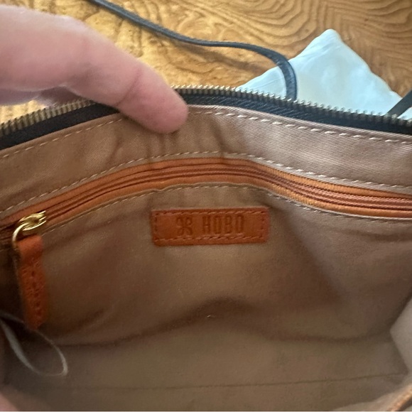 HOBO Glossy Black Leather Shoulder Crossbody Bag - Picture 3 of 8